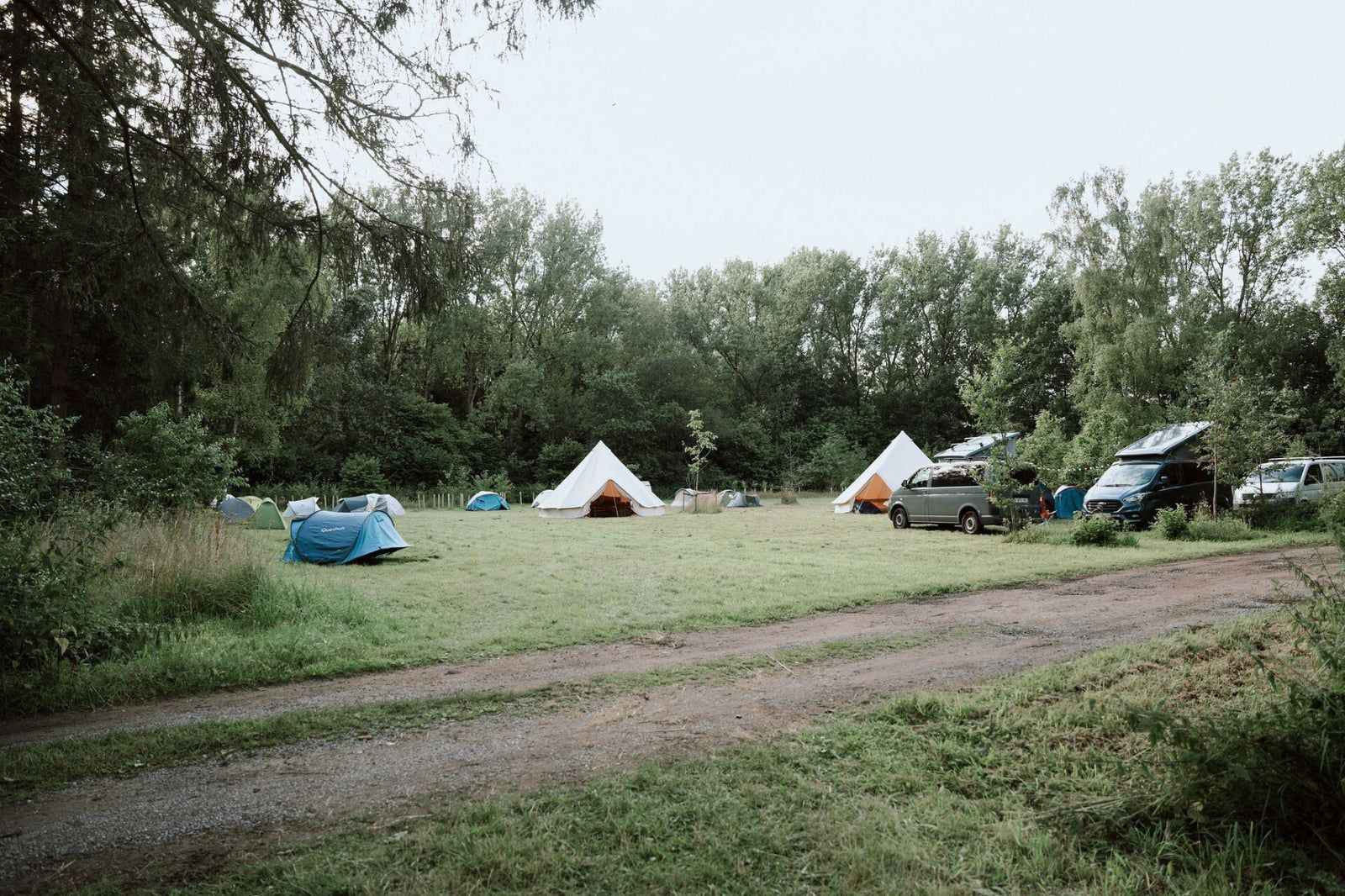 Kamperen op de weide naast De Schuur